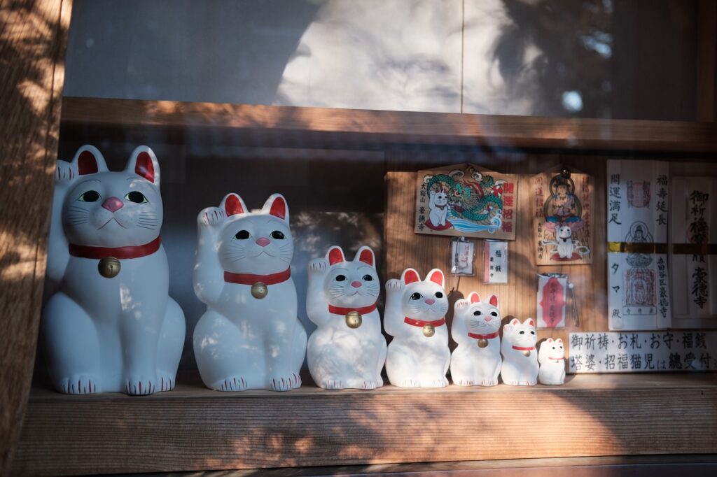 【猫好きにおすすめスポット】招き猫が迎えてくれるお寺（東京・世田谷）豪徳寺