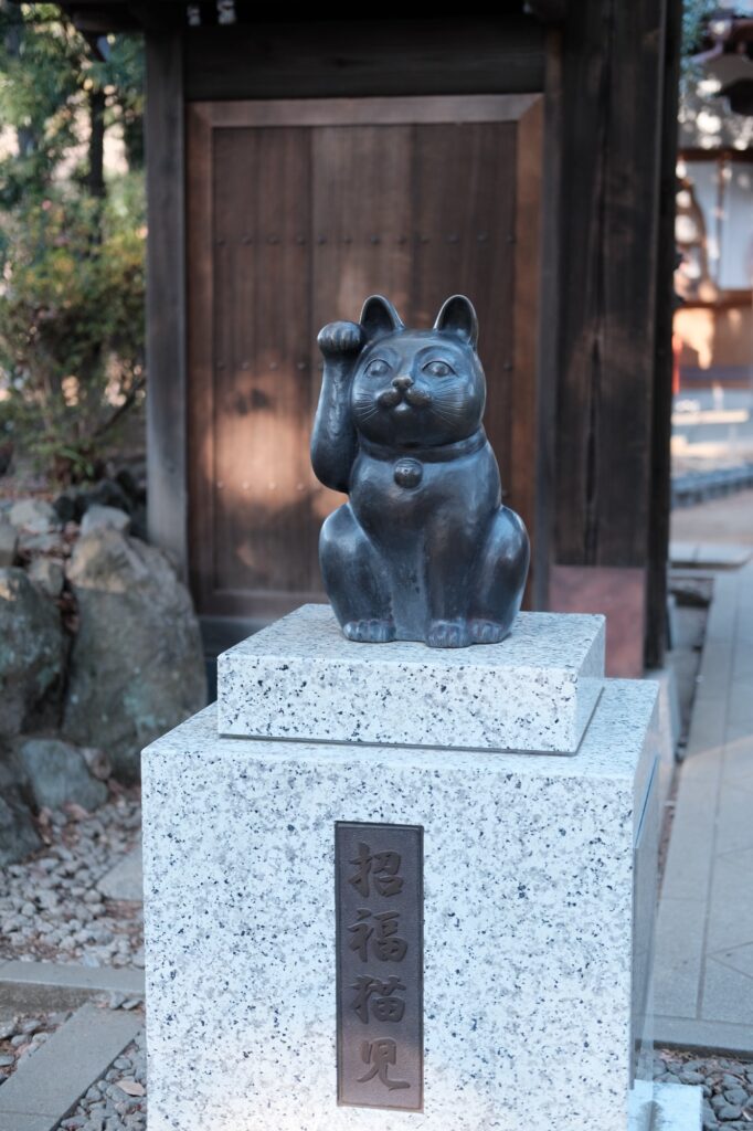 【猫好きにおすすめスポット】招き猫が迎えてくれるお寺（東京・世田谷）豪徳寺